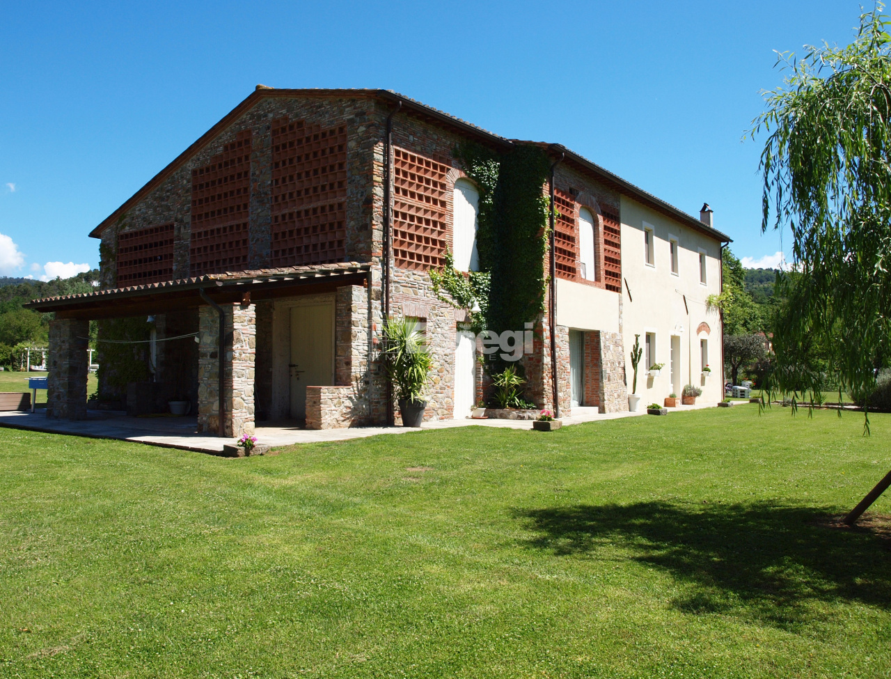 Villa in Stabbiano - Image 3