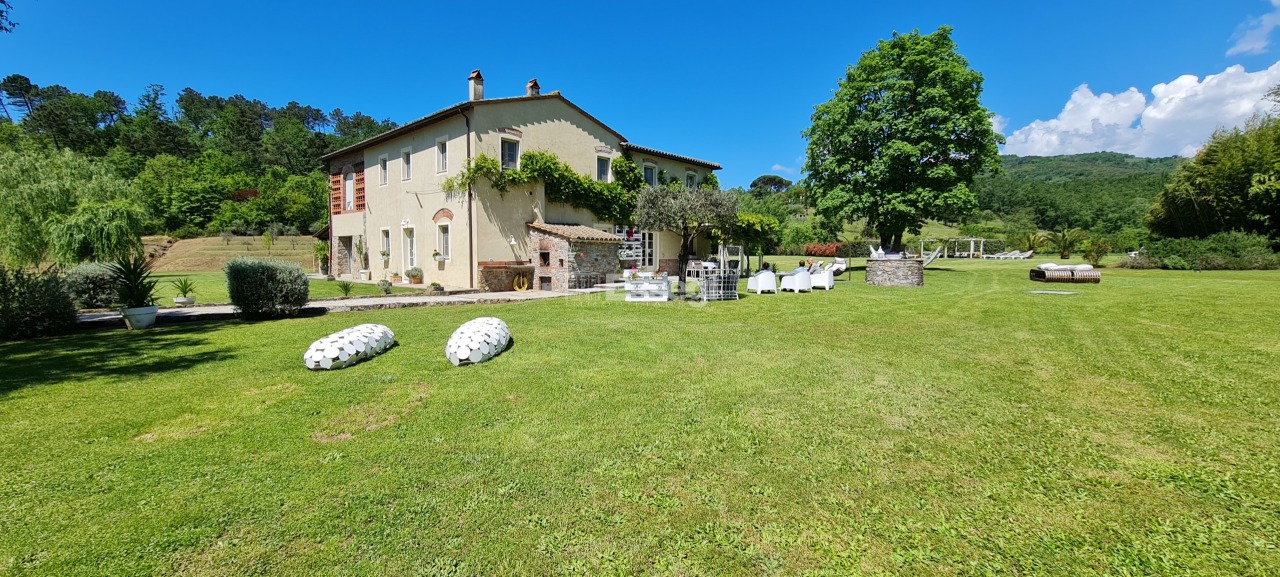 Villa in Stabbiano - Image 2